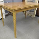 634 3562 DINING TABLE